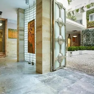 https://duomo-di-milano-halldis-apartments.italymilanhotels.net