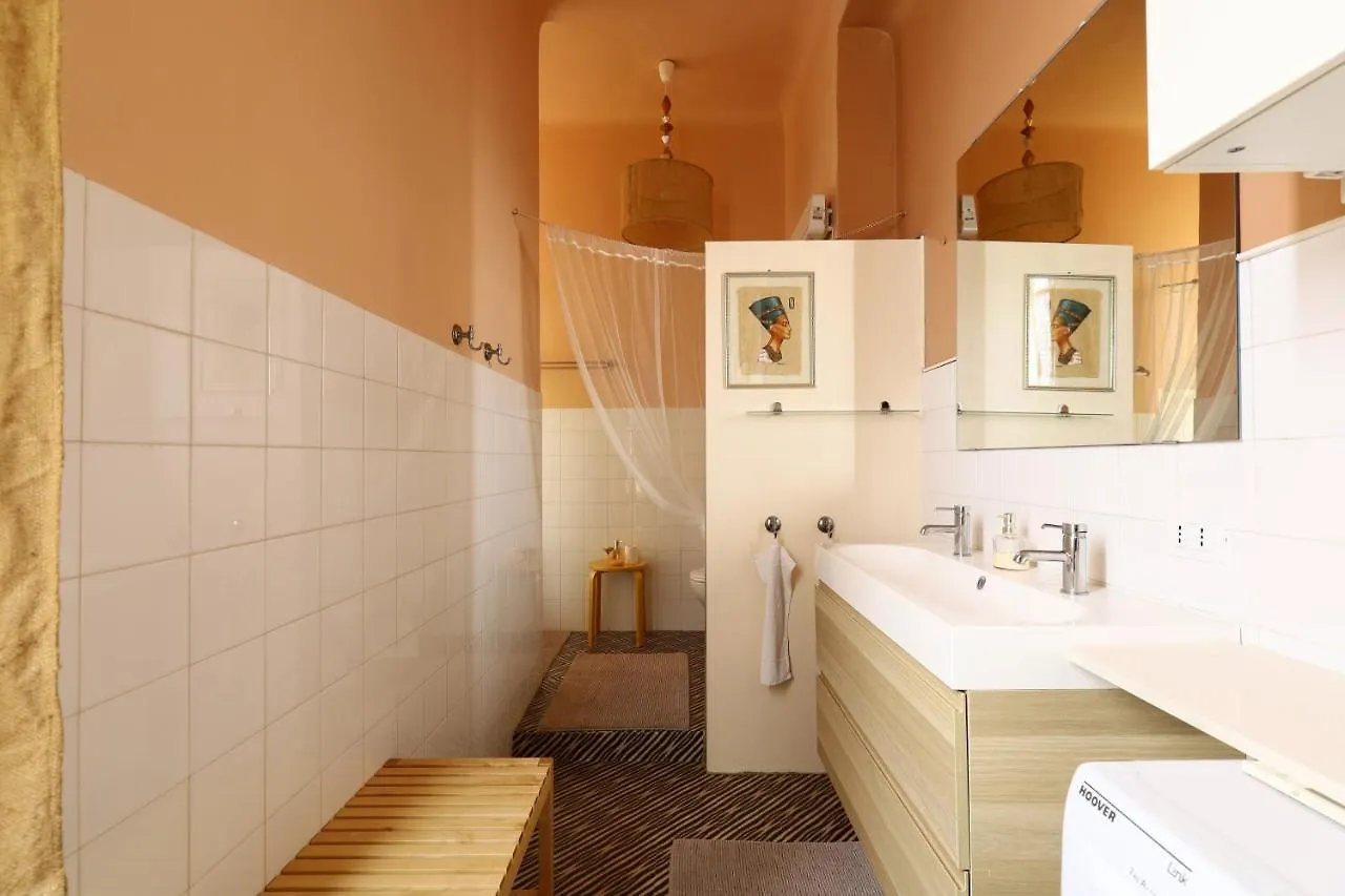 Bed and Breakfast House Of Frames Mailand Italien